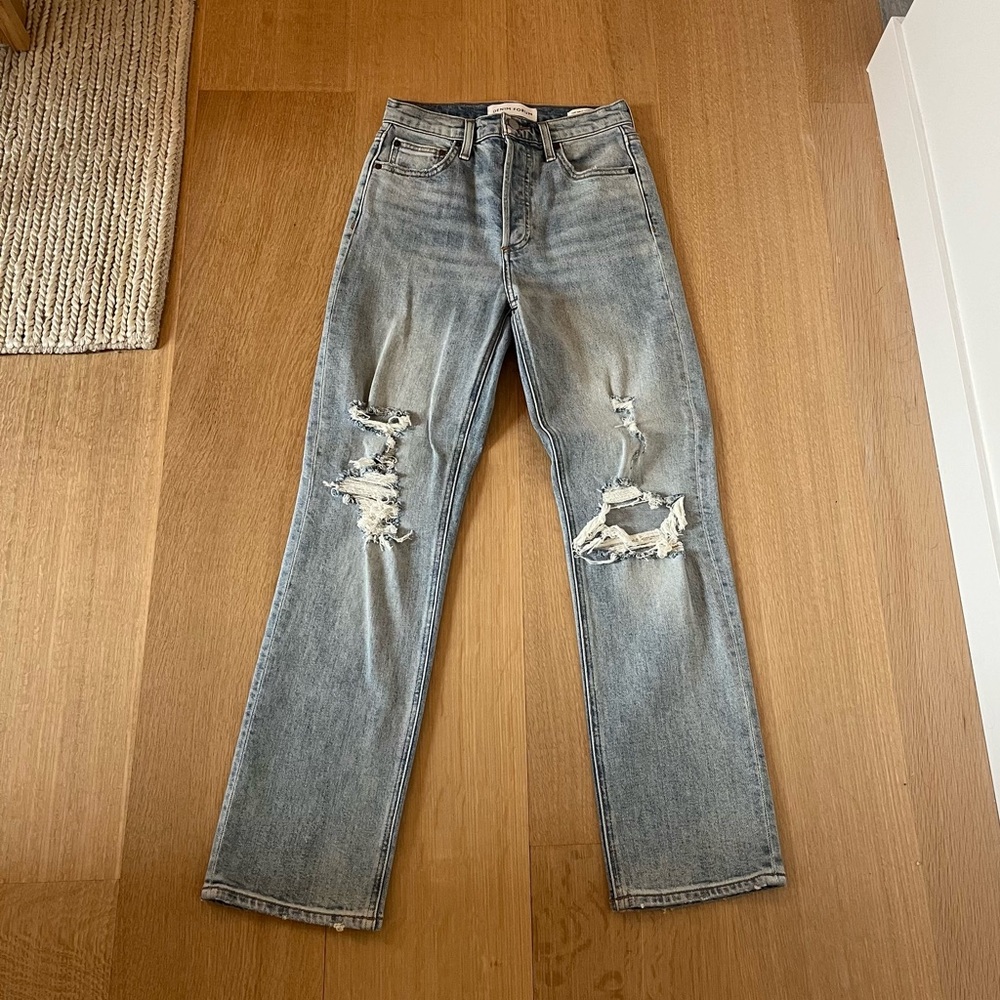 Aritzia denim forum ripped jeans                                    Never worn